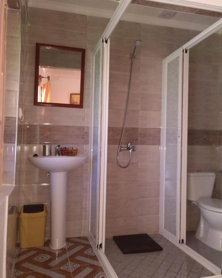 Riad לאראש מראה חיצוני תמונה