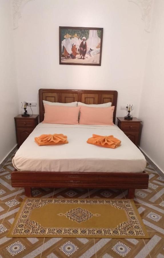 Riad לאראש מראה חיצוני תמונה