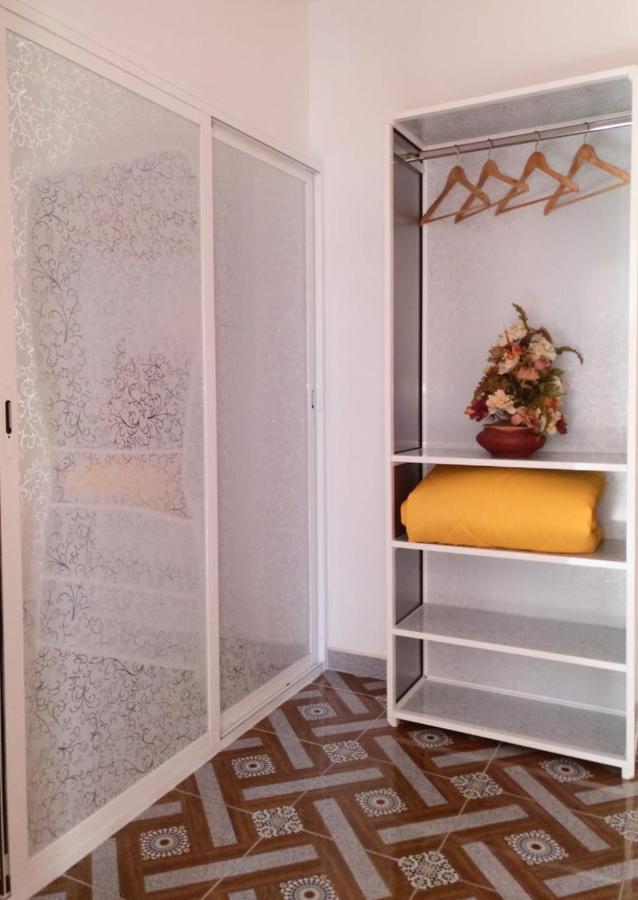 Riad לאראש מראה חיצוני תמונה