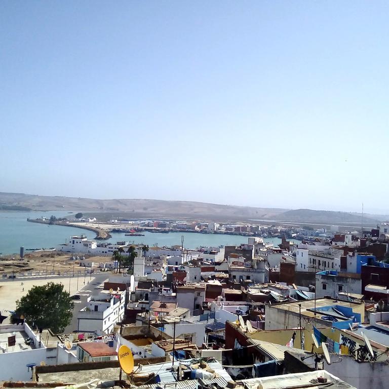 Riad לאראש מראה חיצוני תמונה