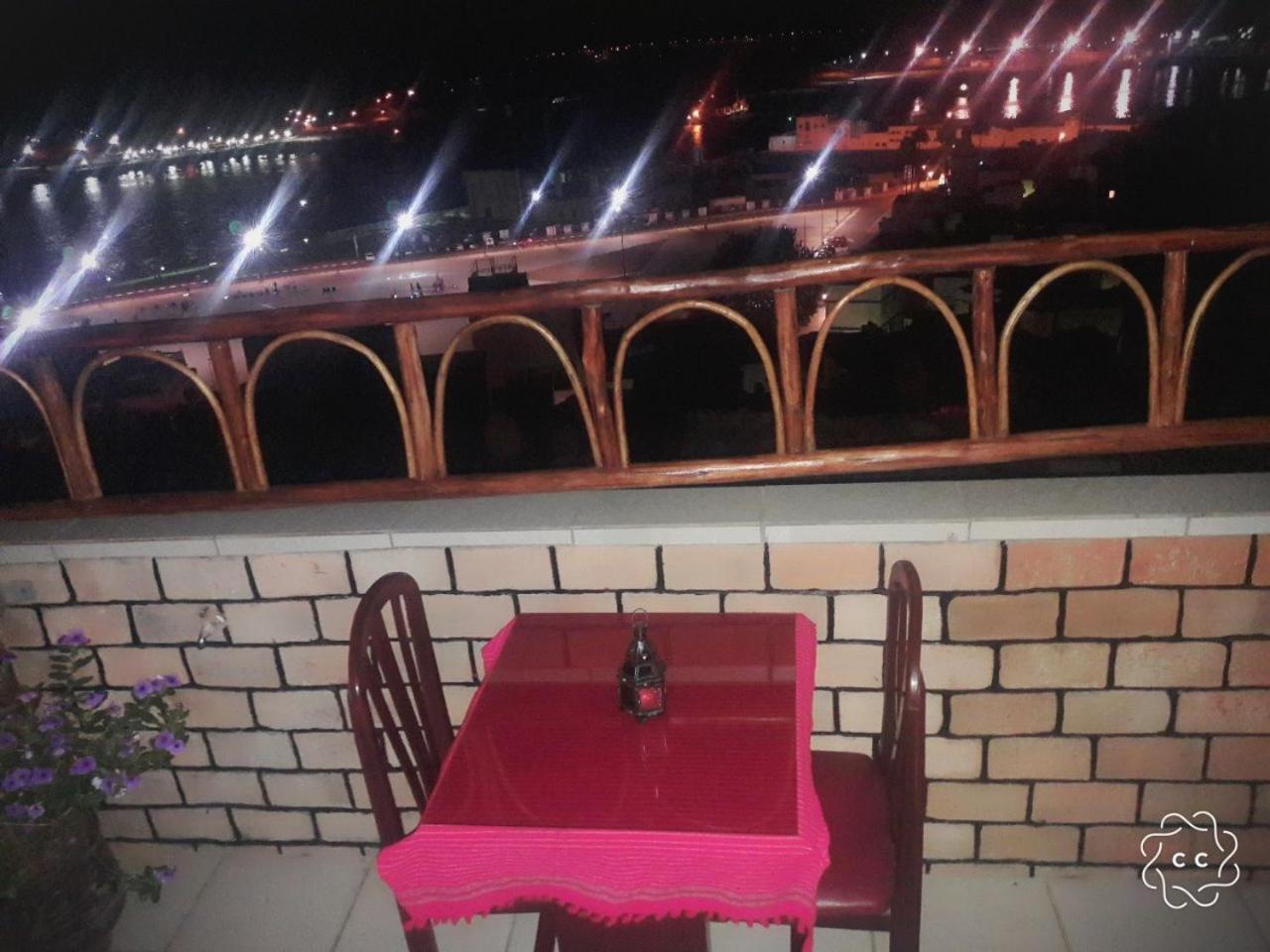 Riad לאראש מראה חיצוני תמונה
